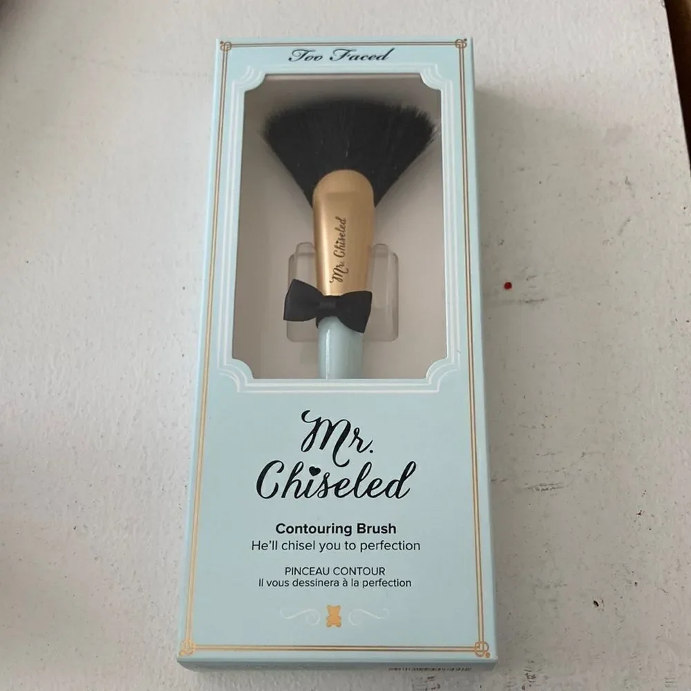 Too Faced Mr. Chiseled Contouring Brush